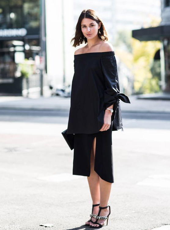 一字肩上衣怎么搭配 穿一字肩穿什么內(nèi)衣 一字肩上衣怎么搭配 穿一字肩穿什么內(nèi)衣