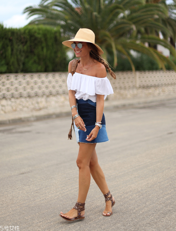 一字肩上衣怎么搭配 穿一字肩穿什么內(nèi)衣 一字肩上衣怎么搭配 穿一字肩穿什么內(nèi)衣