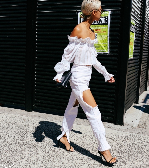 一字肩上衣怎么搭配 穿一字肩穿什么內(nèi)衣 一字肩上衣怎么搭配 穿一字肩穿什么內(nèi)衣