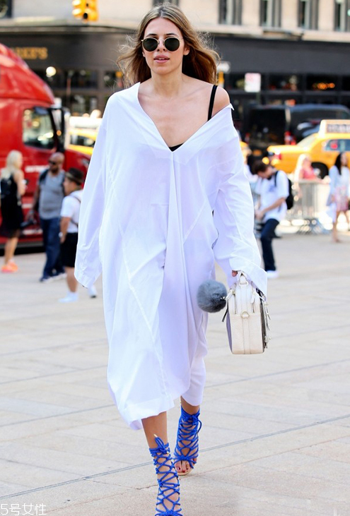 襯衫裙怎么搭配時髦 襯衫裙配什么腰帶