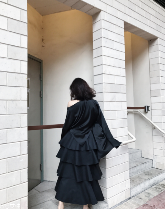 蛋糕裙適合什么人穿 蛋糕裙搭配什么上衣 蛋糕裙適合什么人穿 蛋糕裙搭配什么上衣