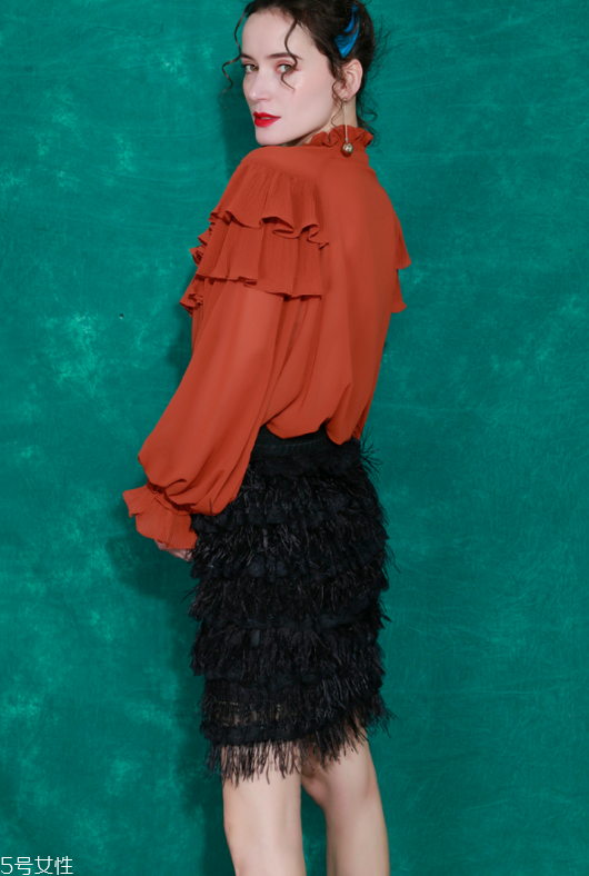 蛋糕裙適合什么人穿 蛋糕裙搭配什么上衣 蛋糕裙適合什么人穿 蛋糕裙搭配什么上衣