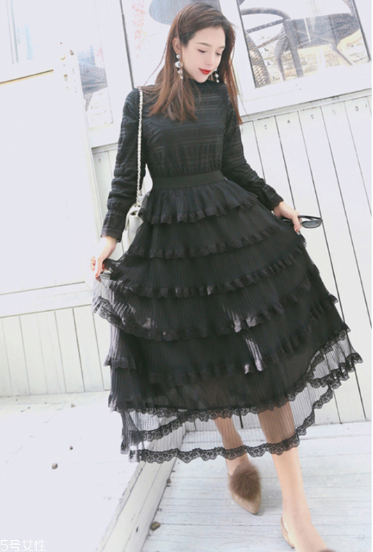 蛋糕裙適合什么人穿 蛋糕裙搭配什么上衣 蛋糕裙適合什么人穿 蛋糕裙搭配什么上衣