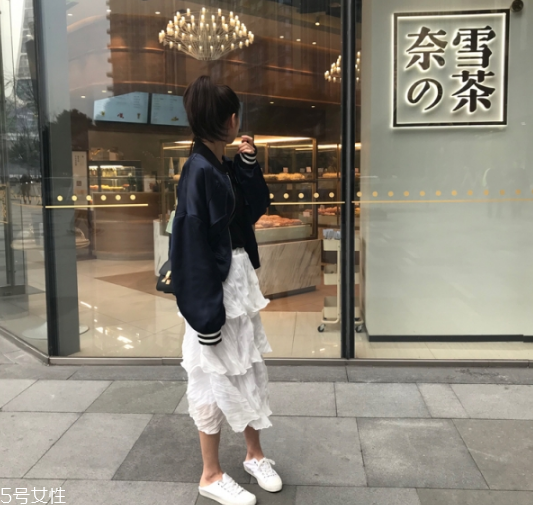 蛋糕裙適合什么人穿 蛋糕裙搭配什么上衣 蛋糕裙適合什么人穿 蛋糕裙搭配什么上衣