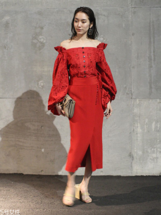 蛋糕裙適合什么人穿 蛋糕裙搭配什么上衣 蛋糕裙適合什么人穿 蛋糕裙搭配什么上衣