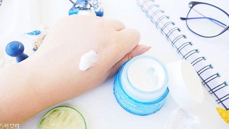 薇姿水活霜清爽型好用嗎？薇姿水活霜清爽型適合什么膚質(zhì)？