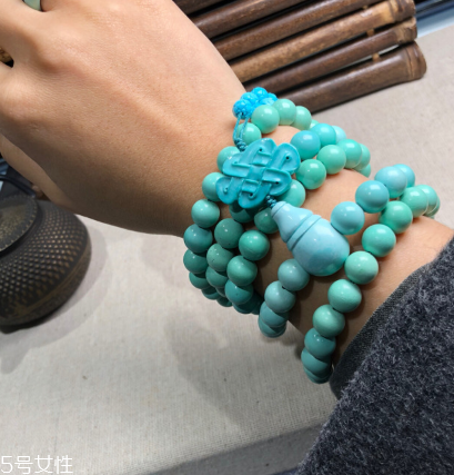 綠松石可以碰水嗎？綠松石手串能沾水嗎？