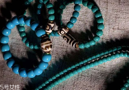 綠松石發(fā)黃怎么回事？綠松石手串發(fā)黃了怎么處理？