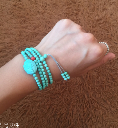 綠松石有白點能盤掉嗎？綠松石手串為什么有白點？