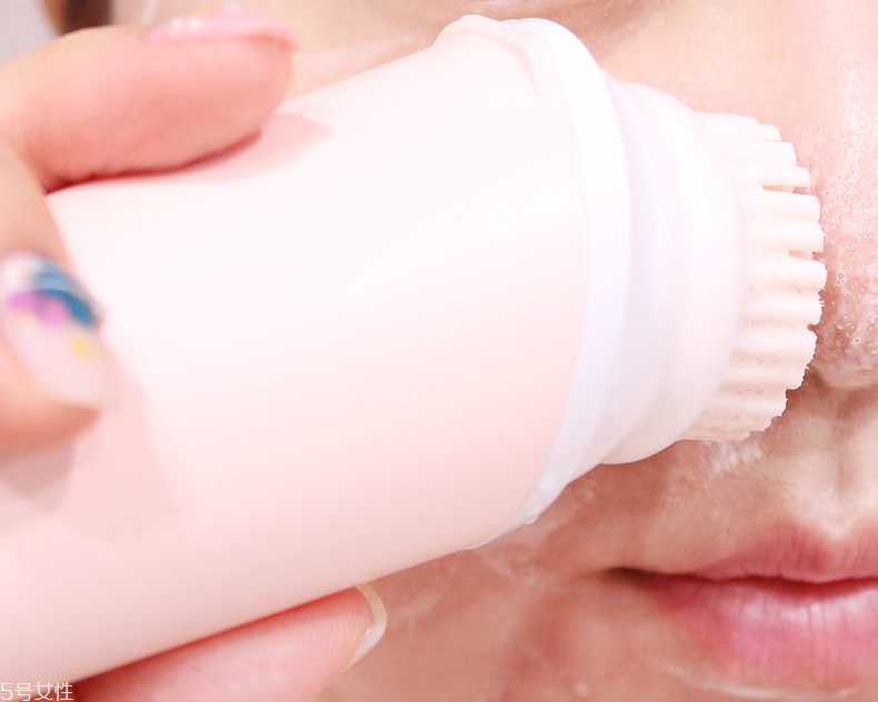 飛利浦潔面儀能卸妝嗎？飛利浦迷你潔面儀清潔力測(cè)試