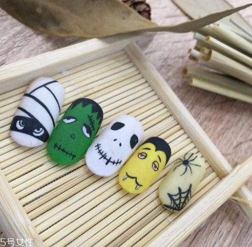 q版萬(wàn)圣節(jié)美甲怎么做？q版萬(wàn)圣節(jié)美甲教程