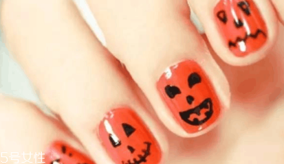 q版萬(wàn)圣節(jié)美甲怎么做？q版萬(wàn)圣節(jié)美甲教程