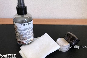 沒有水怎么清洗化妝刷？無水清洗化妝刷的方法