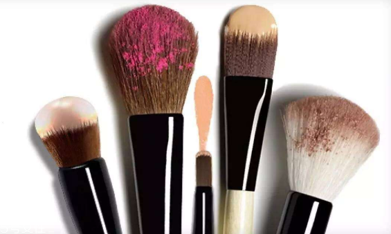 洗臉皂可以洗化妝刷嗎？洗臉皂清洗化妝刷的方法