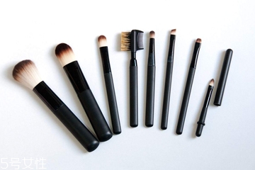 化妝刷清潔劑怎么用？化妝刷清潔劑怎么洗美妝蛋？