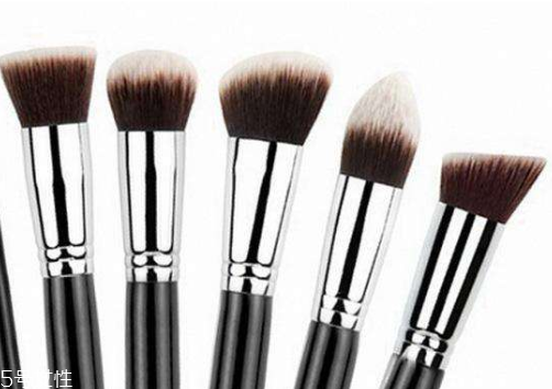 化妝刷能用橄欖油洗嗎？橄欖油怎么把化妝刷洗干凈？