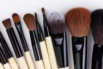 化妝刷能用散粉洗嗎？散粉怎么清理化妝刷？