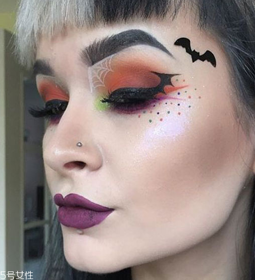 萬(wàn)圣節(jié)蝙蝠眼妝怎么畫(huà)？超簡(jiǎn)單的蝙蝠眼妝畫(huà)法