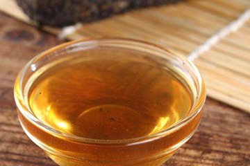 黑茶色顯白嗎？黑茶色適合黃黑皮嗎