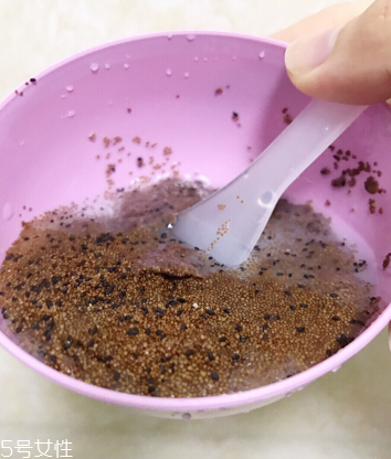 海藻面膜要洗嗎？海藻面膜敷完要洗臉嗎？