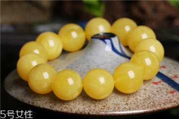 怎么鑒別蜜蠟手串真假？蜜蠟手串真假怎么看？