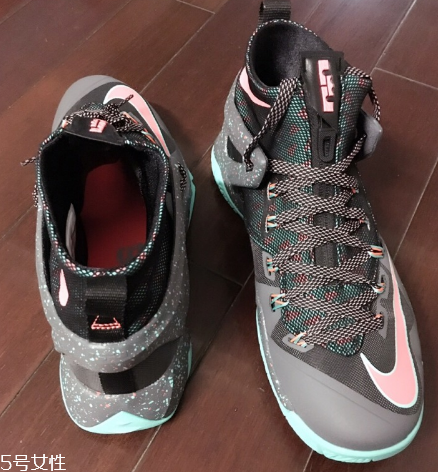 籃球鞋可以踢足球嗎？籃球鞋踢足球穿好嗎？