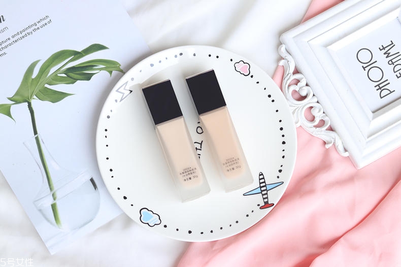 zeesea滋色粉底液怎么樣 滋色絲柔持妝粉底液評(píng)測(cè) zeesea滋色粉底液怎么樣 滋色絲柔持妝粉底液評(píng)測(cè)