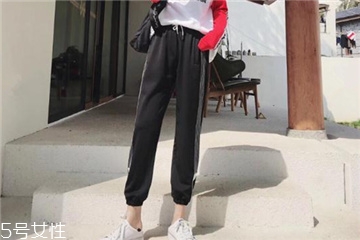 褲子可以用鹽水泡嗎？褲子用鹽水泡會怎樣？