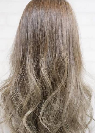 打蠟傷頭發(fā)嗎？打蠟對頭發(fā)的危害