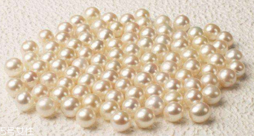 珍珠粉能敷在眼周嗎？珍珠粉敷在眼周的功效