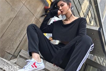 褲子染色了怎么洗掉？褲子染了顏色清洗方法