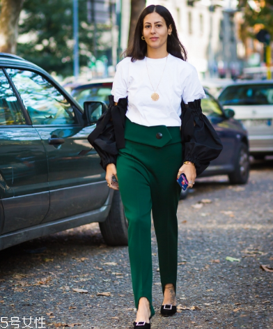 褲子褪色了怎么恢復(fù)？褲子掉色處理辦法