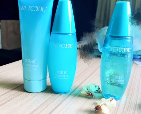 珀萊雅和水密碼哪個好？