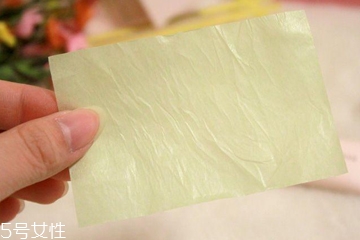 吸油紙會(huì)吸走防曬霜嗎？吸油紙會(huì)將水分帶走嗎？