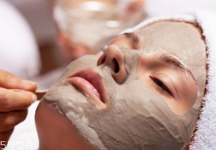 頑固痘痘怎么消除？油皮為什么反復爆痘？