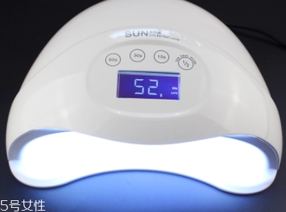 美甲燈會把手照黑嗎？美甲燈之前要涂防曬霜嗎？