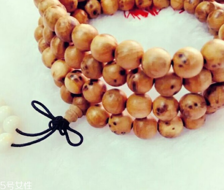 崖柏手串女人能帶嗎？崖柏手串適合女生戴嗎？