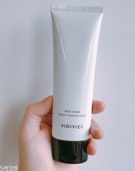 vidivici洗面奶適合什么膚質(zhì)？vidivici洗面奶洗后緊繃嗎？