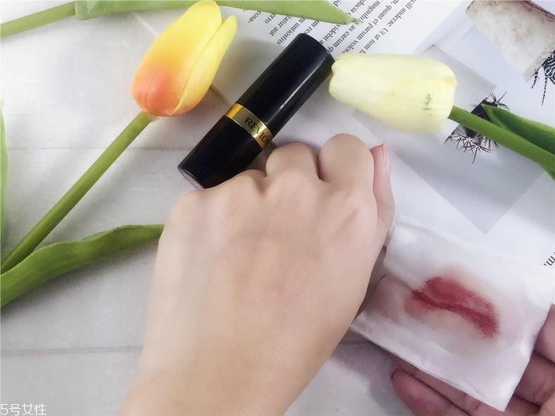 露華濃525是什么色？露華濃525適合黃皮嗎？