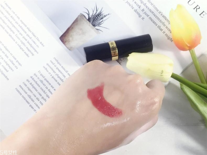 露華濃525是什么色？露華濃525適合黃皮嗎？