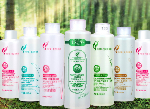 絲瓜水和玫瑰水哪個好？絲瓜水和玫瑰水可以一起用嗎