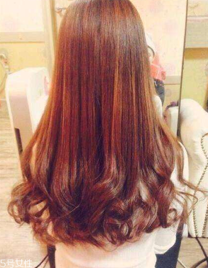 燙發(fā)后怎么打理卷發(fā)？剛燙的卷發(fā)如何打理？