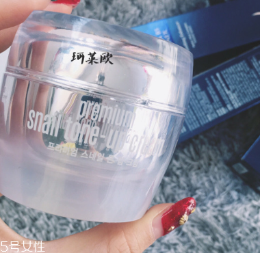 長期用素顏霜會(huì)變黑嗎？長期用素顏霜的后果