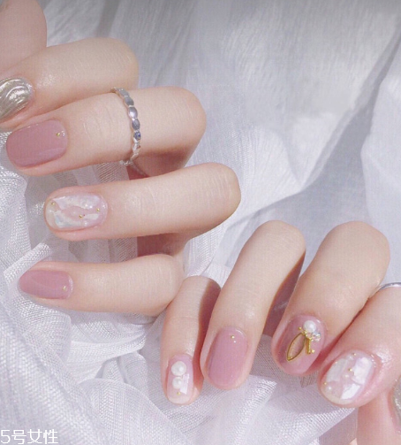 2022夏季最新美甲圖片 ins美甲讓你輕松降溫5度 2022夏季最新美甲圖片 ins美甲讓你輕松降溫5度