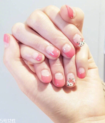 2022夏季最新美甲圖片 ins美甲讓你輕松降溫5度 2022夏季最新美甲圖片 ins美甲讓你輕松降溫5度