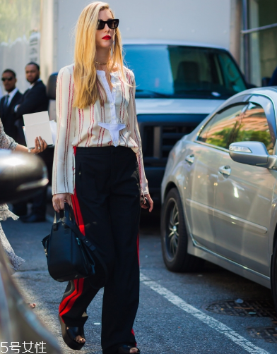 褲子粘毛怎么辦？5招帶你告別粘毛煩惱