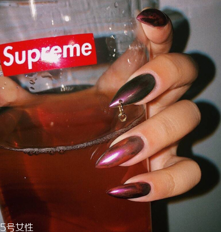 個(gè)性美甲圖片2018 讓人過目難忘的瀟灑酷帥美甲