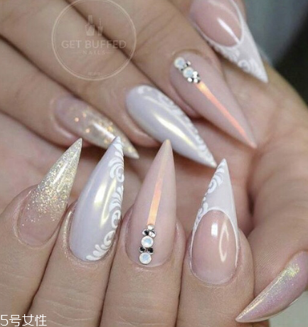 個(gè)性美甲圖片2018 讓人過目難忘的瀟灑酷帥美甲