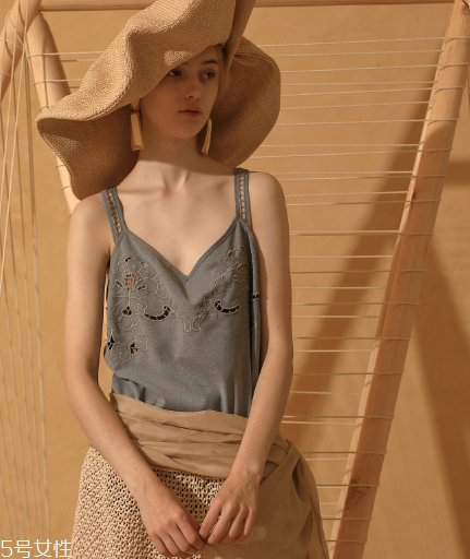 平胸女生夏天穿什么？平胸也能穿出高級(jí)感