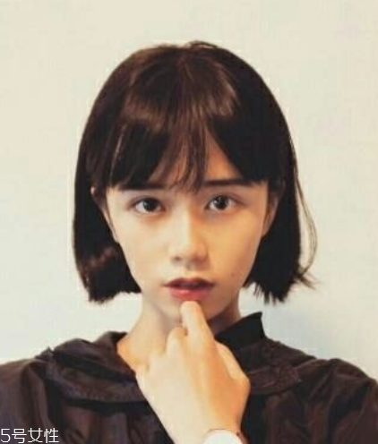 清純短發(fā)發(fā)型女2022 人見(jiàn)人愛(ài)的清純系短發(fā)